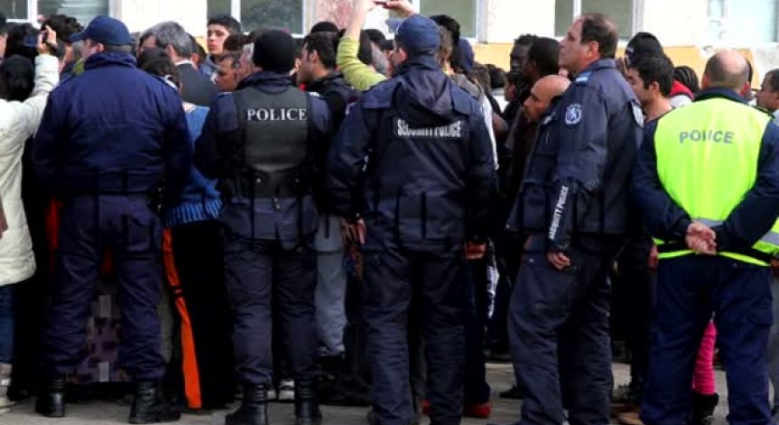 Мигранти се вдигнаха на бунт в Харманли