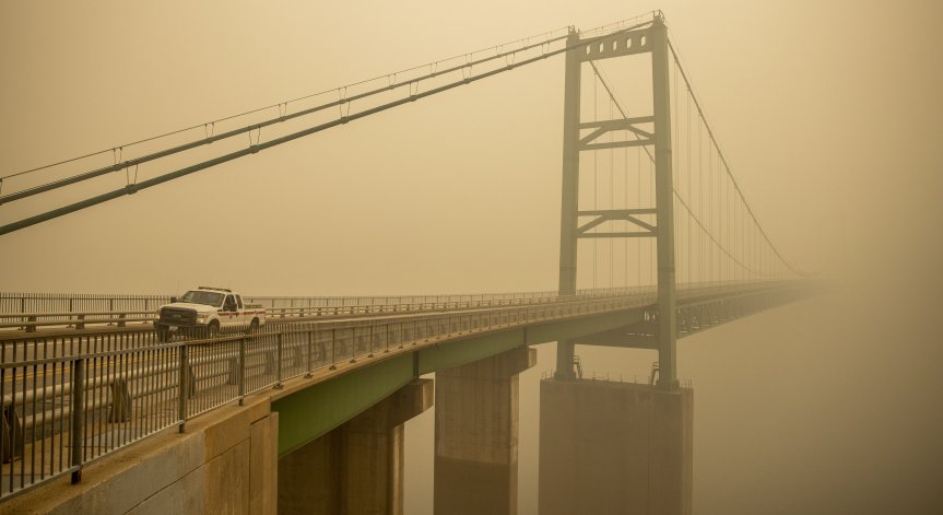 9 жертви на пожарите в САЩ, сред тях и момче на годинка