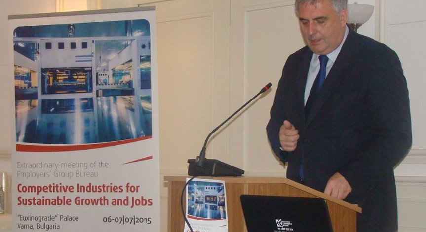 Бизнесът да се фокусира върху демотивираните младежи до 29 години, призова Калфин