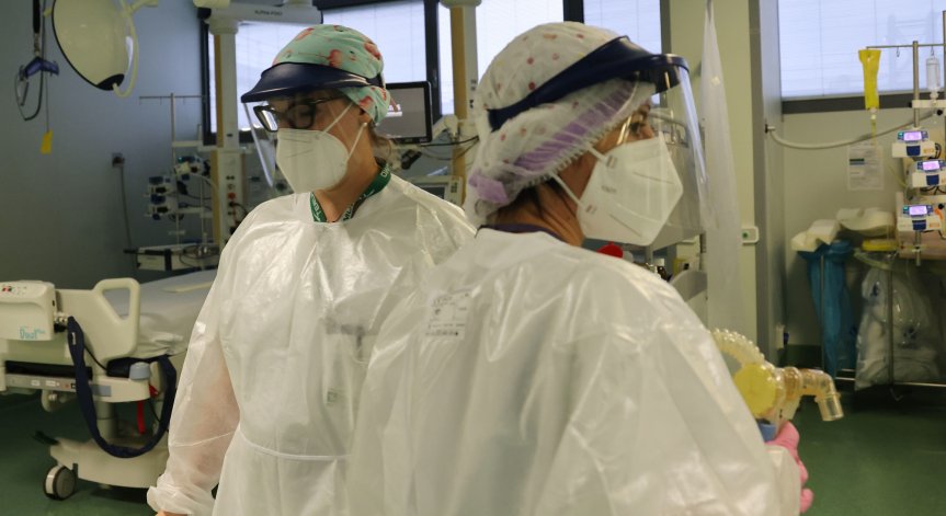 СЗО: Може да сме се изморили от Ковид-19, но той от нас - не