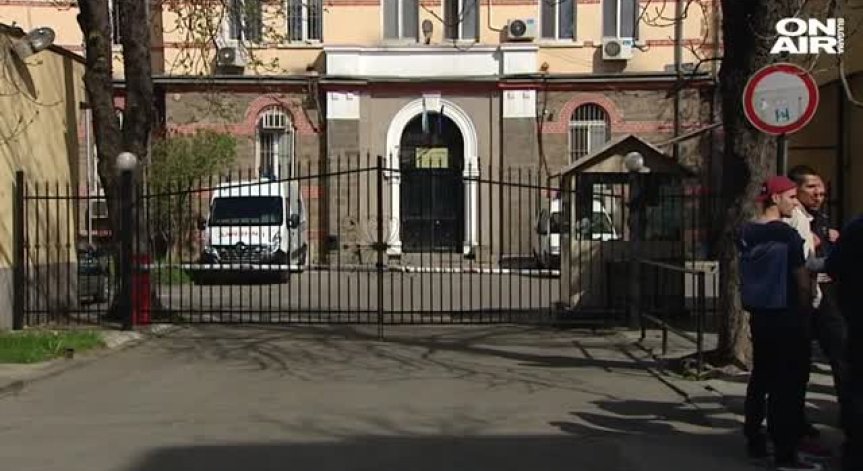 Запълват пробойните в затворите със законови промени