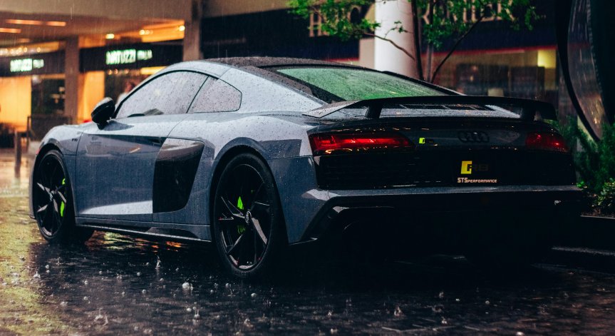 Може би най-лошо пазената тайна в този списък е Audi R8 - което беше на добра цена, когато дебютира през 2006 г.