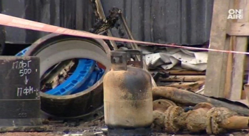 Пожар пламна в изоставена къща на столичен булевард