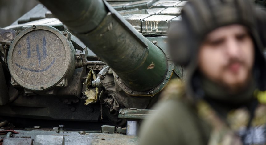 Великобритания доставя на Украйна Challenger 2 - един от най-тежките западни танкове