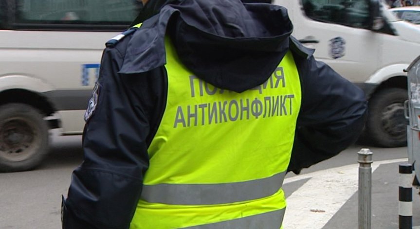 Три протеста в първия работен ден на депутатите 