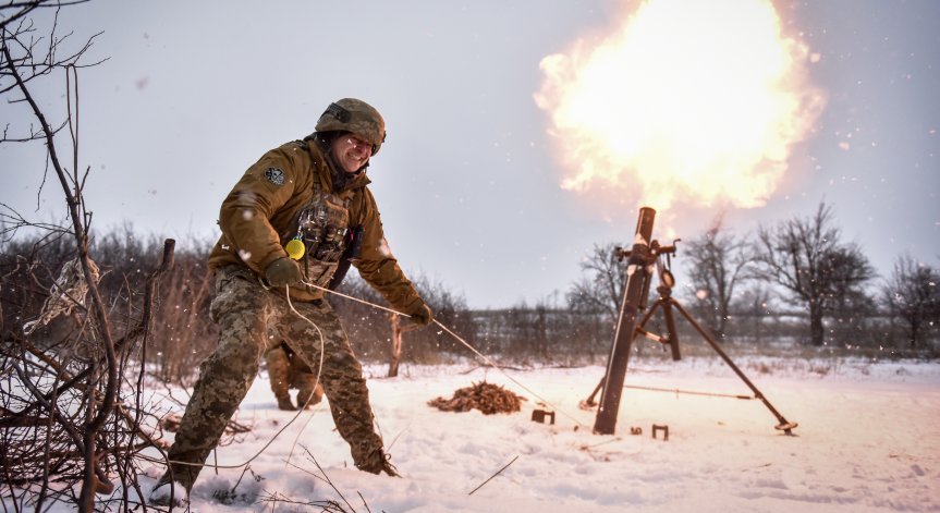 Украйна планира контранастъпление, гледа към военни складове на руска територия