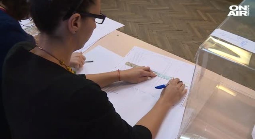 Опашки пред изборните секции в 