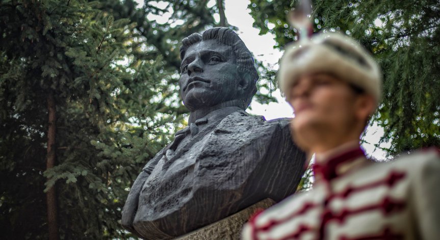 Васил Иванов Кунчев е роден на 18 юли 1837 година в Карлово.