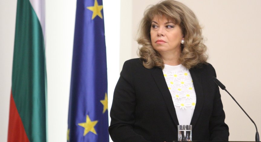 Йотова: Разделението може да дойде само от лоша политика