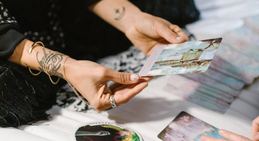 Хороскоп за 15 октомври: Непредвидени разходи за Девите, проблеми за Стрелците