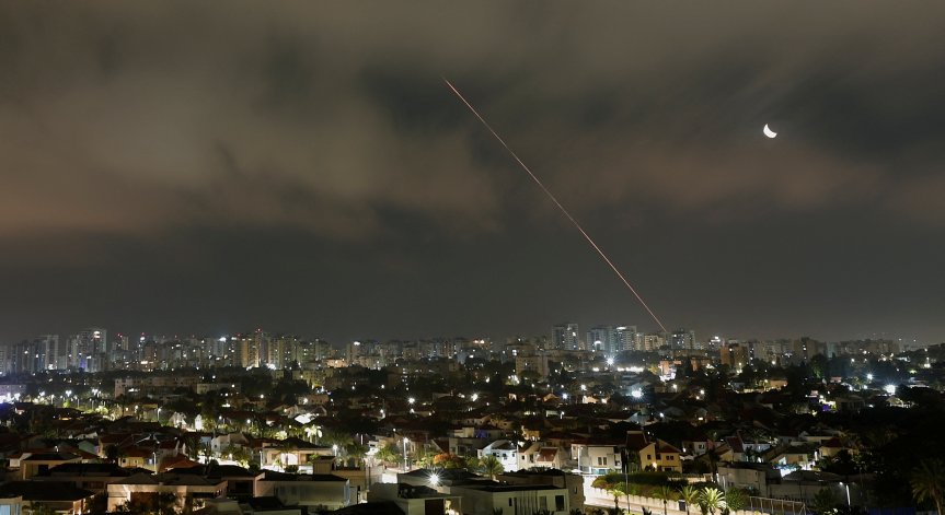 Израел е насочил удари към ядреното съоръжение в Исфахан.