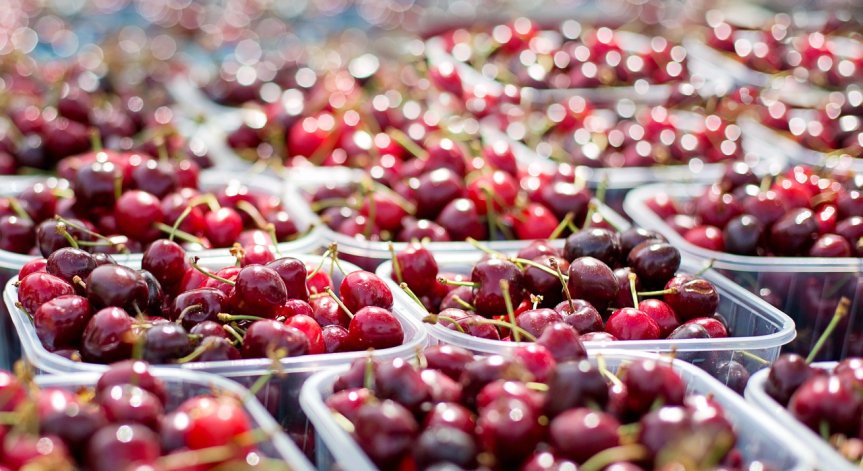 Как и защо черешите тръгват от 2,50 лв. и пристигат до потребителите на 8 лв.