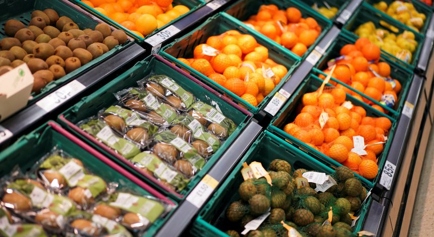 Гърция сваля цените на 1000 стоки в магазините