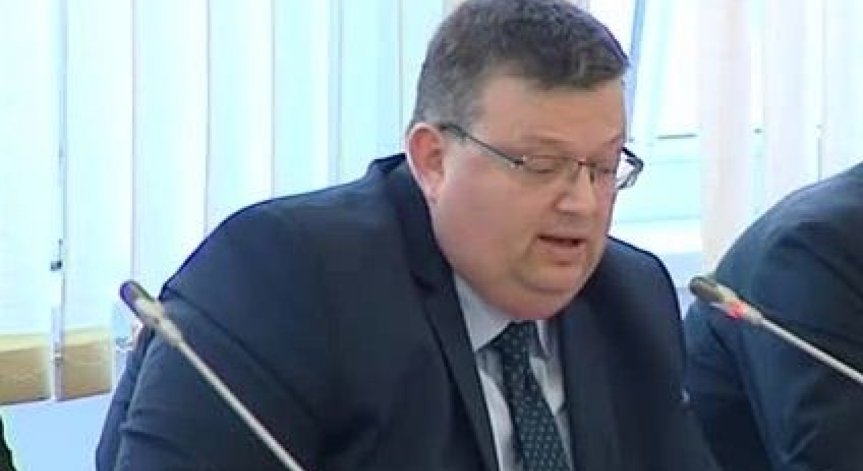 Цацаров: Задържани са 46 души за незаконна миграция и каналджийство