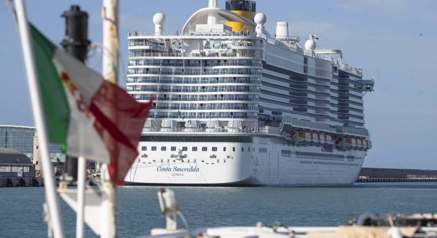 Хиляди са блокирани на круизен кораб в Италия заради коронавируса