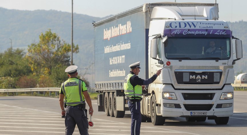 Ограничават движението по АМ 