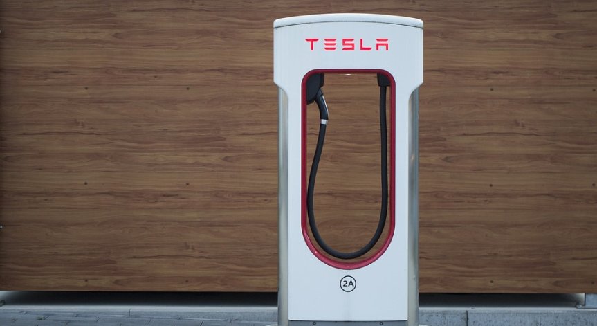 Tesla повиши цените си в Китай заради митата