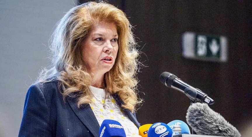 Президентът Йотова назначи новия състав на ЦИК