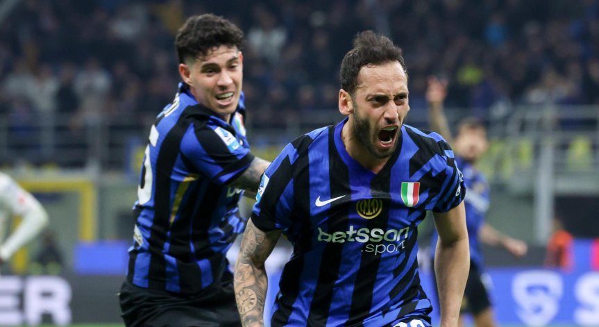 Хакан Чалханоглу бе изгонен в 35-ата минута.