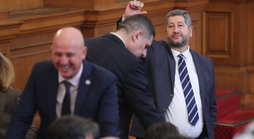 Депутатите отхвърлиха ветото на Радев върху промените в Изборния кодекс