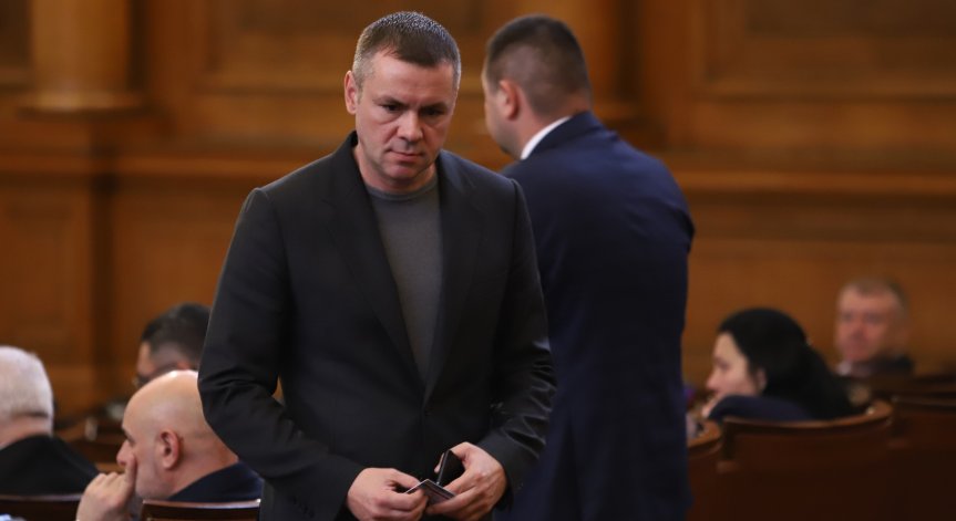 Ицо Хазарта влиза в битката за НС в 25 МИР, за 24-и спорят Христо Иванов и Атанасов?