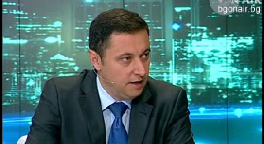 Администрацията трябва да бъде реформирана, заяви Яне Янев