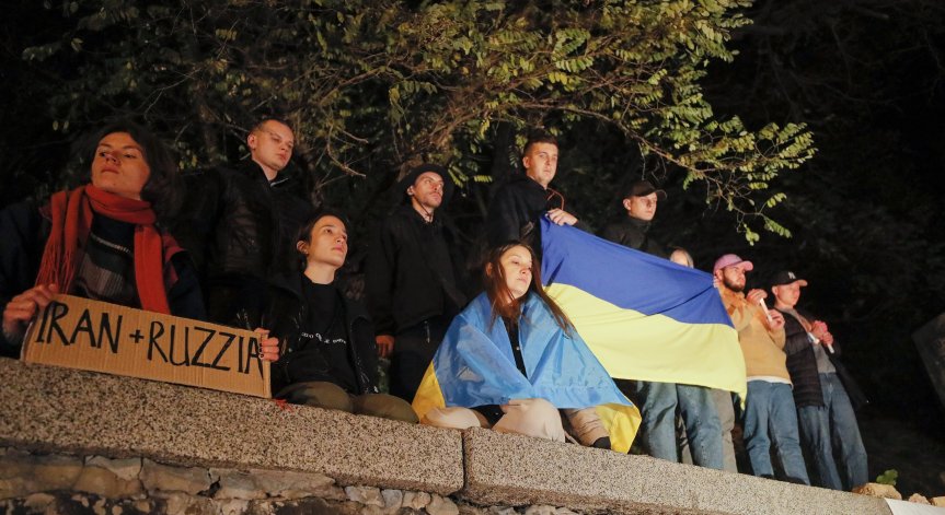 ЕС санкционира Иран за нарушаване на човешките права, страната я грози наказание и за Украйна