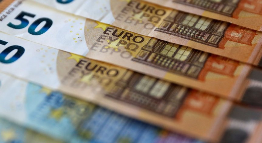 Еврото придобива нова сила, може да намали внесената отвън инфлация