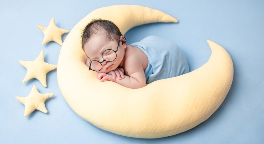 Защо трябва да бъдем внимателни при избора на възглавница за бебето?