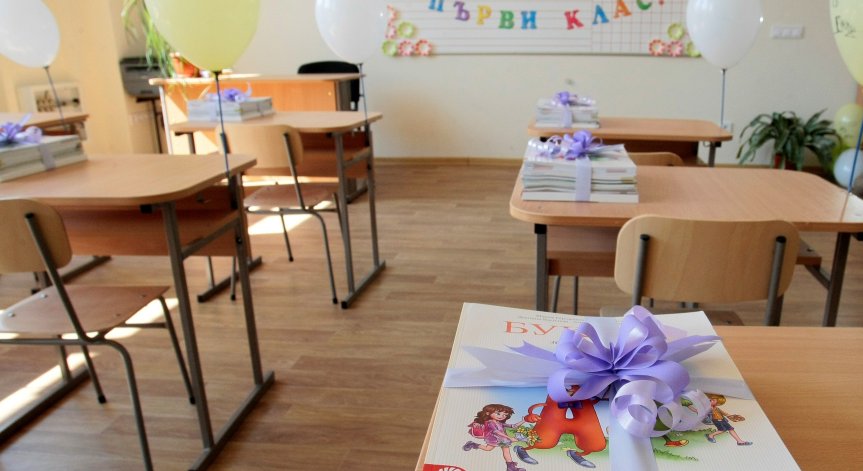 Синдикат: Не е възможен хибриден модел на образование