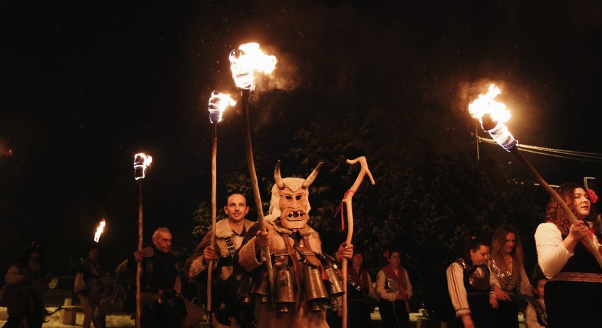 Риба, масло и сирене, но без месо - какви са обичаите на Сирни заговезни?