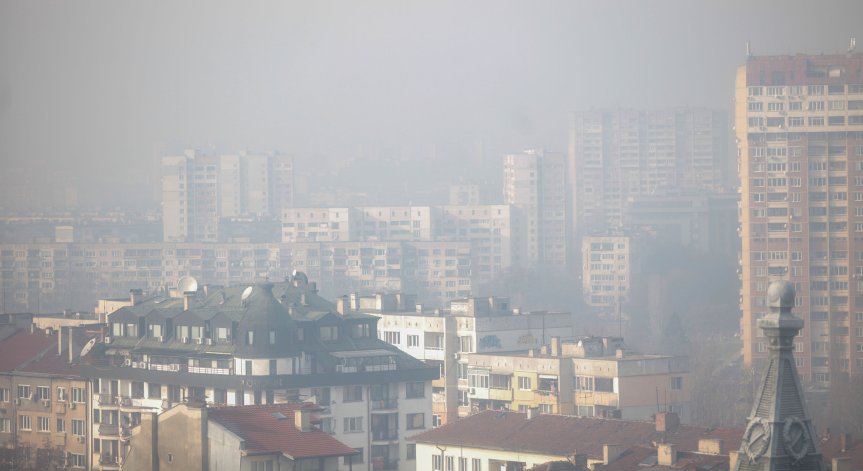 Краткосрочната прогноза е за тихо време в дните около Нова година.