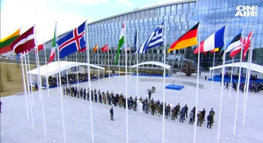 НАТО покани Македония за преговори за членство в алианса