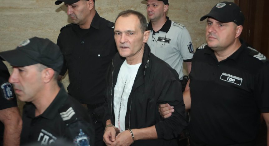Васил Божков: Честит празник! У дома съм