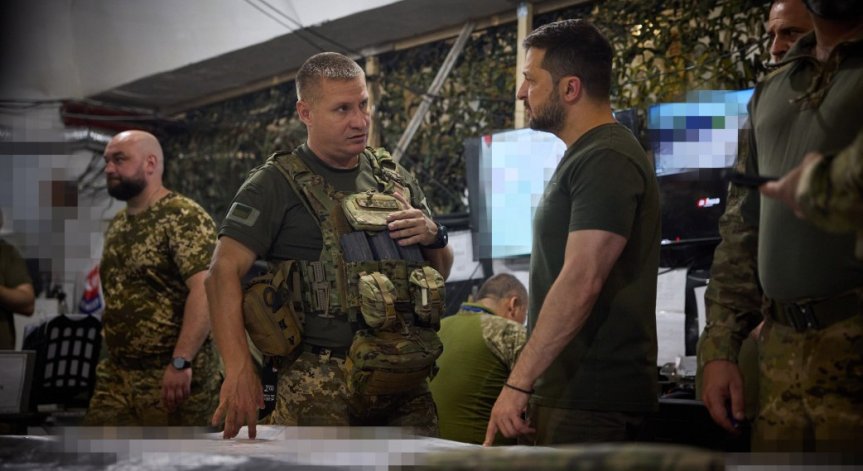 Зеленски посети щабовете на бригадите на източния фронт край Донецк