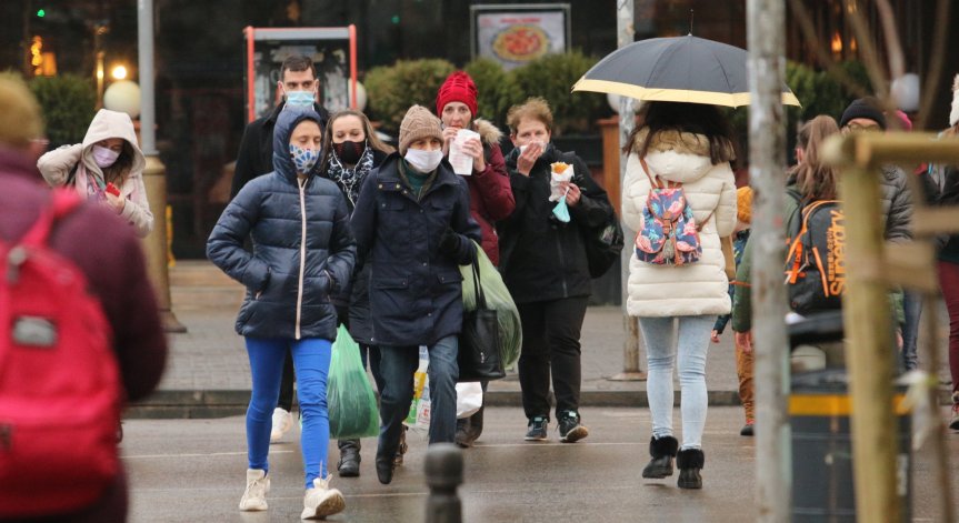 Започват проверките за спазването на мерките пред отворените магазини