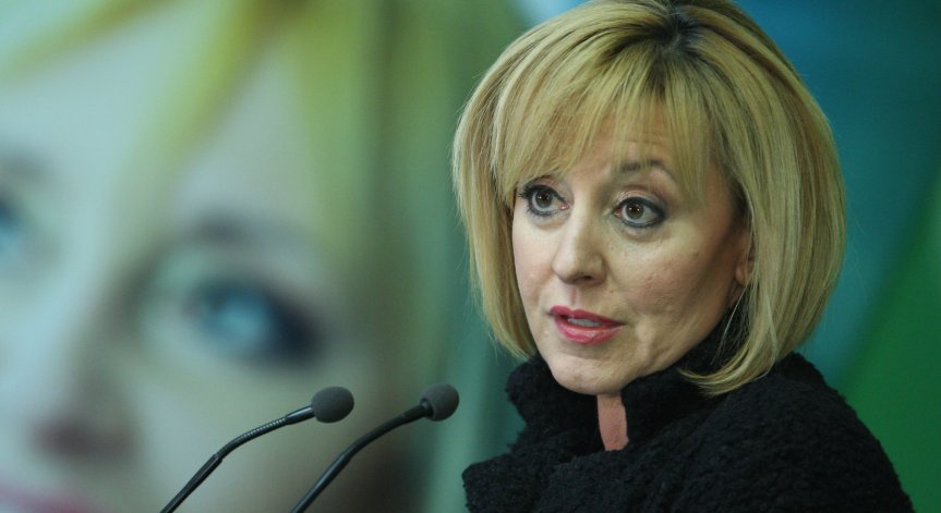 Манолова: Кампанията беше трудна, жестока и нечестна!