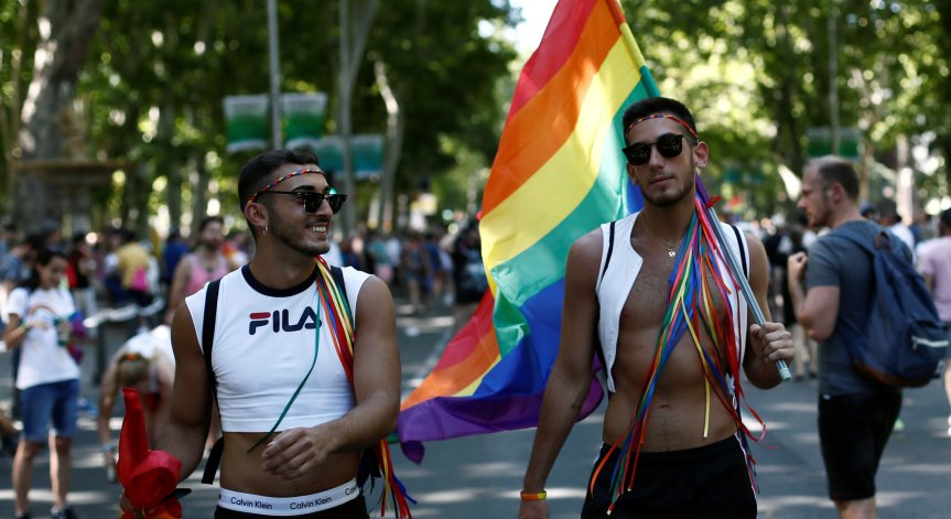 ЛГБТ закон: На Канарските острови вече могат да самоопределят пола си