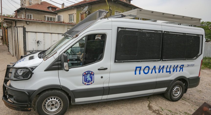 Кражба за близо 50 хил. лева - задържаха 8 малолетни и непълнолетни момчета