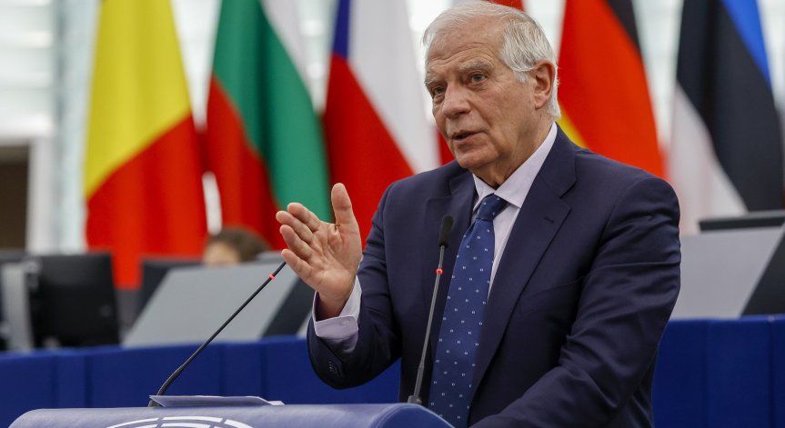 Борел: Наивно е да се иска от Украйна да спре военните действия, за да свърши войната по-скоро