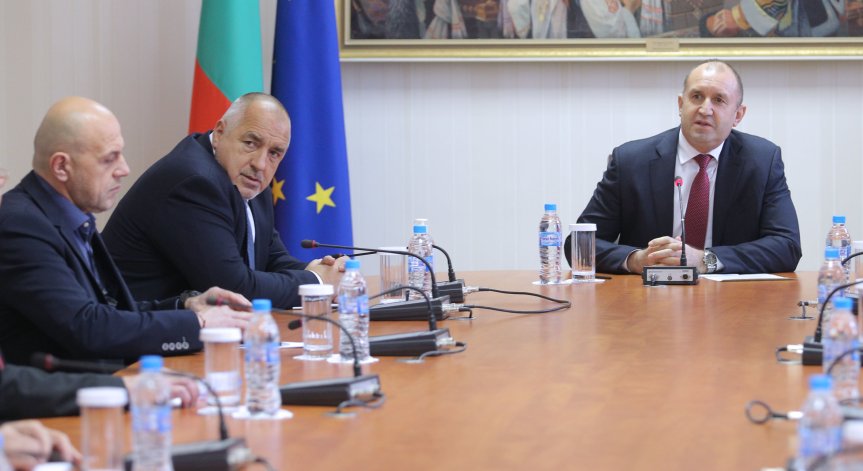 Ясно е по колко прибират на месец Радев, Борисов и депутатите