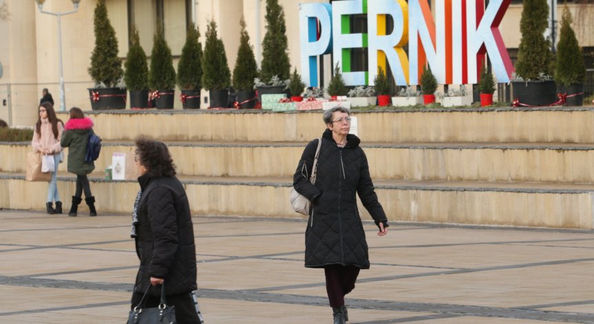 Перничани пак останаха на студено и без топла вода