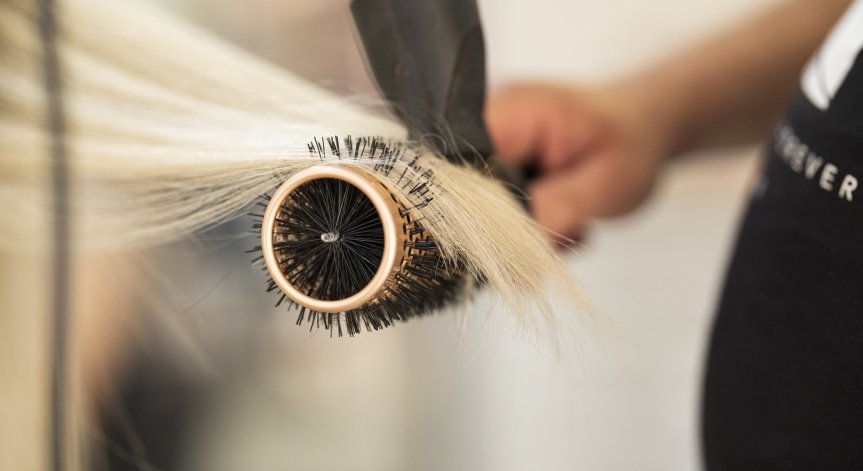 Навици, които са изключително вредни за косата ви