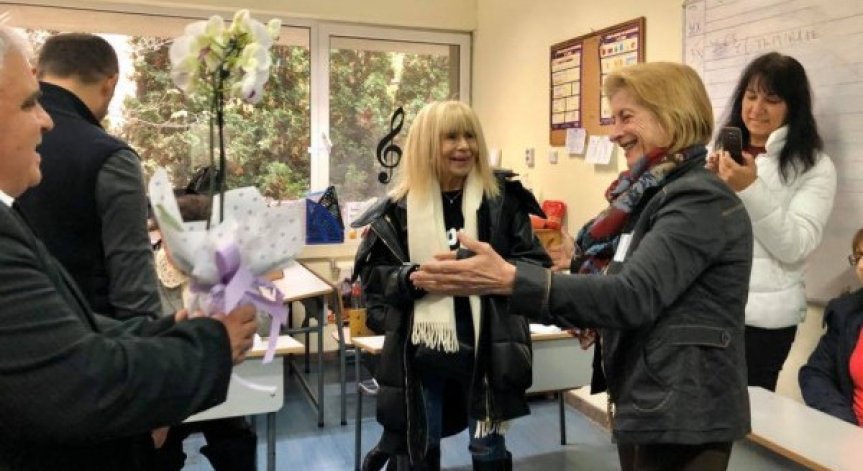 Лили Иванова гласува и благодари за уважението