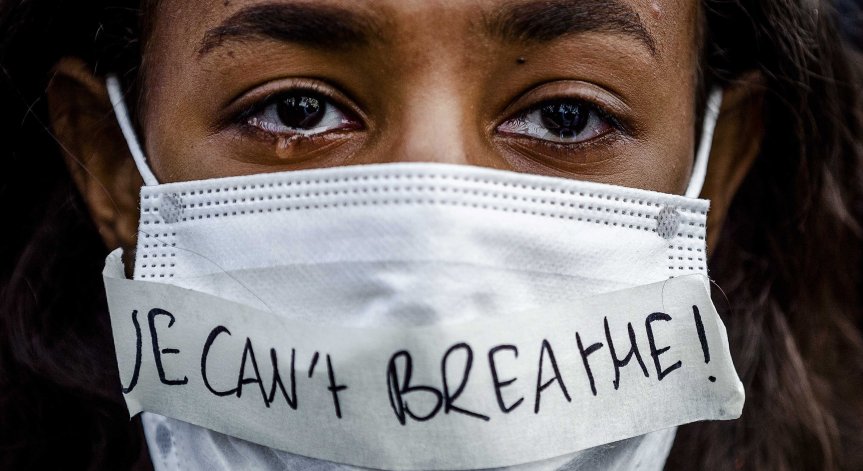 Полицаи в Ашвил унищожиха медицински център, тъпчат бутилки с вода