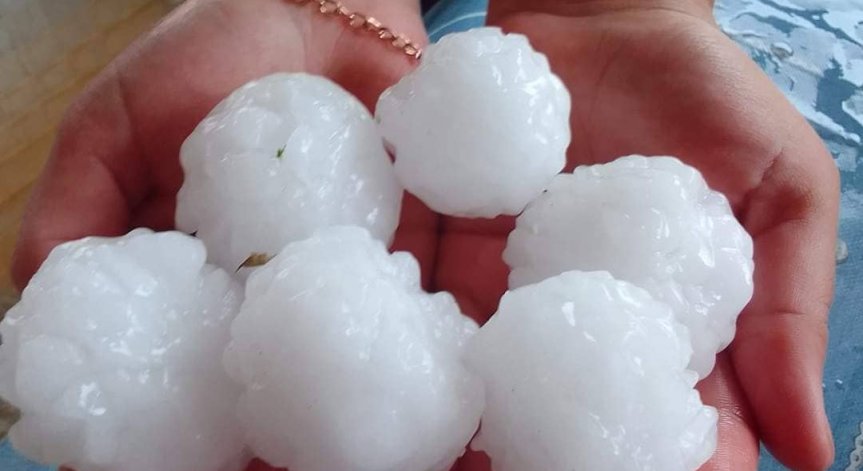 Изстрелват ракети против градушките в 9 области у нас