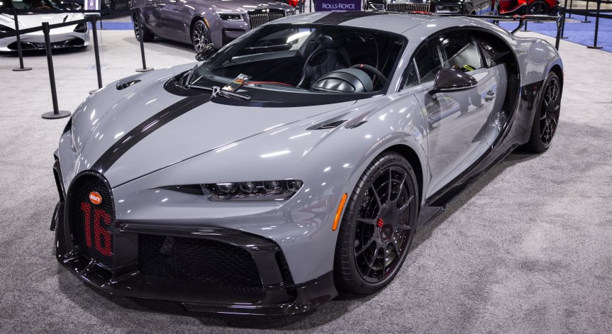 Откраднаха Bugatti-то на шефа на Bugatti, той преследва крадеца с Porsche