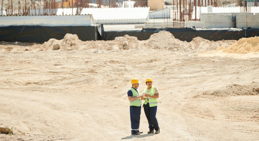 Кофи с лед в бетона - така строители в САЩ се справят с жегите