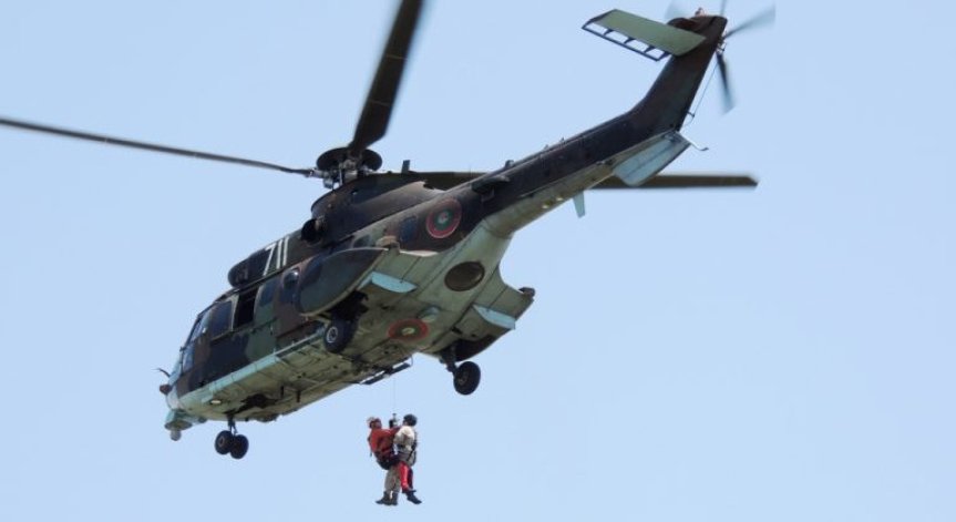 Пожарът край Хисаря се разраства, ВВС се включва в гасенето