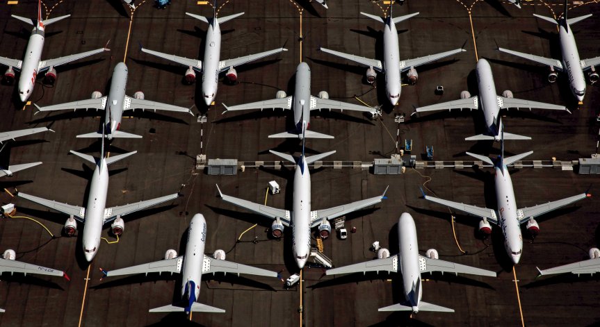Отново инцидент с Boeing 737 - счупи колесник при кацане в Коми